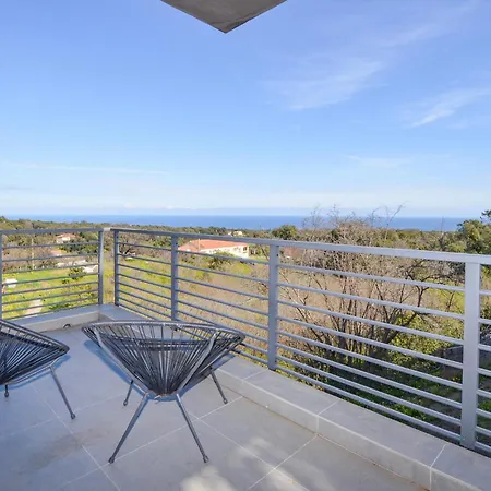 2 Bedroom Lovely In *