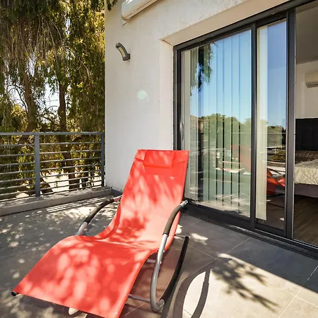 Σπίτι διακοπών 2 Bedroom Lovely In