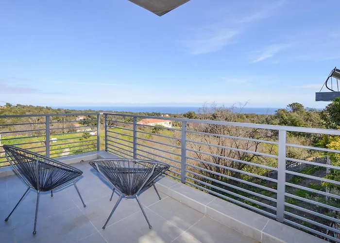 2 Bedroom Lovely In *