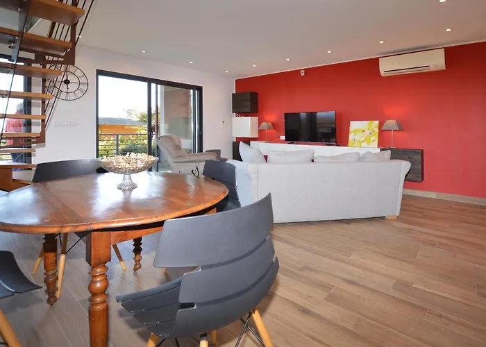 2 Bedroom Lovely In Holiday home Cervione